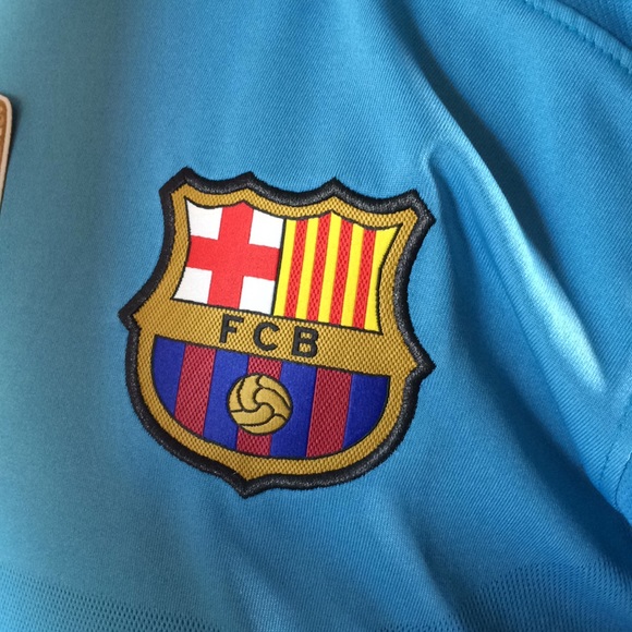 Barcelona Away Jersey-OPEN TO OFFERS!😊💵💵 - Picture 6 of 15